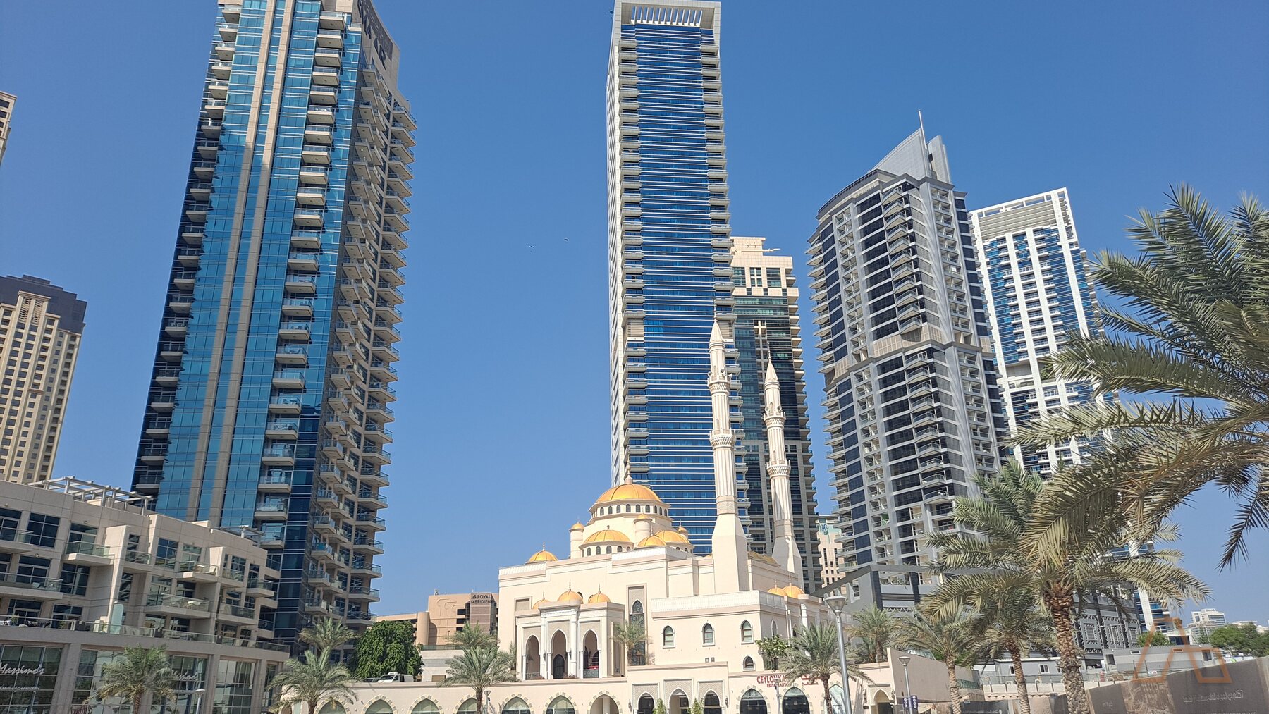Select Group Dubai: Marina Gate, Peninsula and the Six Senses Bet 2026